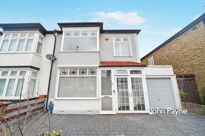 1 Bedroom Flat To Rent In Holme Lacey Road Lee, SE12