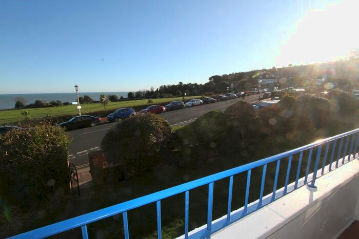 2 Bedroom Flat For Sale In Cliff Road, Eastbourne, BN20