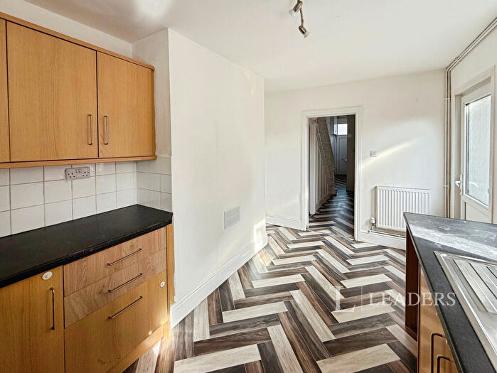 3 Bedroom Terraced House To Rent In Hainton Avenue, DN32