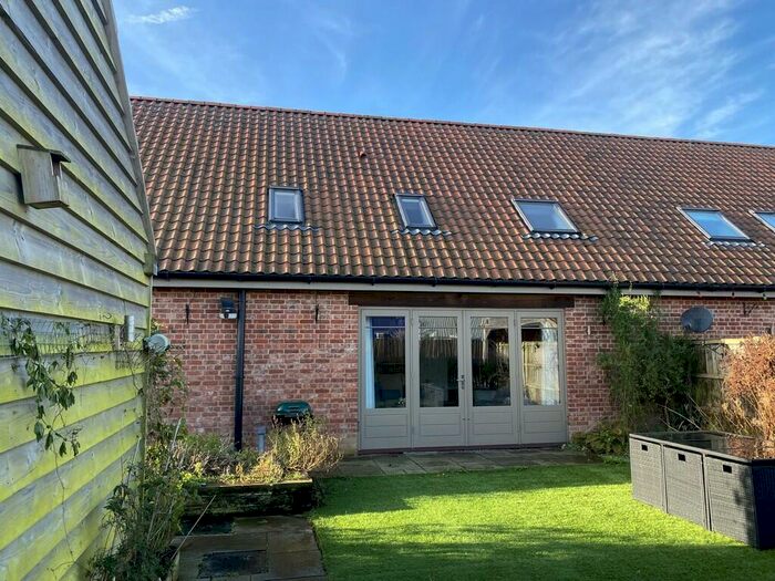 4 Bedroom Barn Conversion To Rent In Barn Conversion, Hemsby Road, NR29