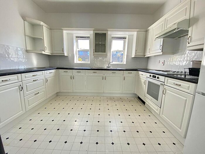 2 Bedroom Penthouse To Rent In Commissioners Court, New Stairs, Chatham, ME4