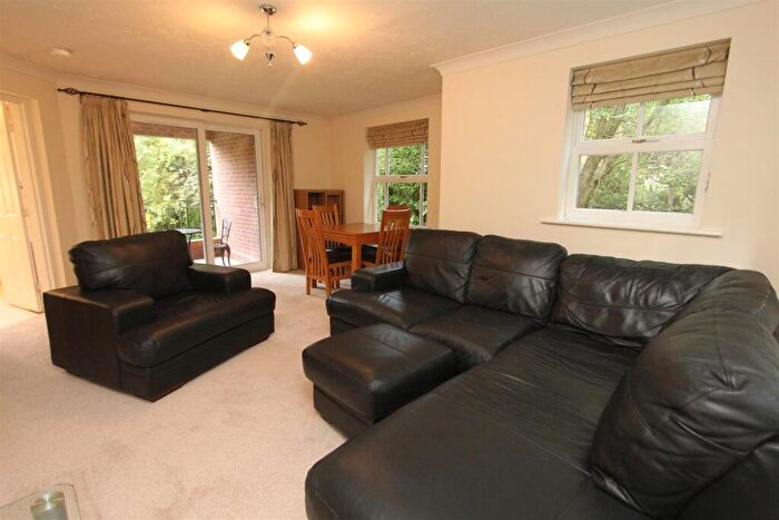 2 Bedroom Flat To Rent In Elm House, Chapel Allerton, LS7