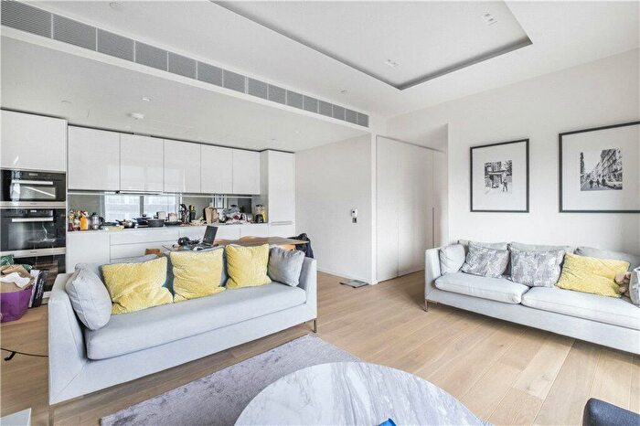 2 Bedroom Flat To Rent In Columbia Gardens, Earls Court, SW6