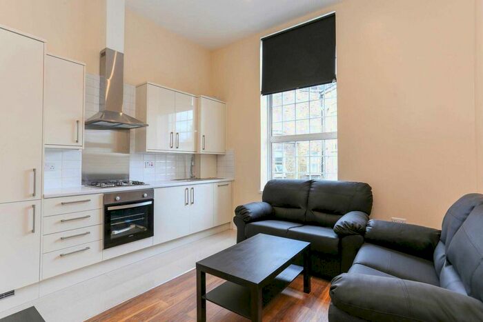 2 Bedroom Flat To Rent In Netherwood Road, Hammersmith W14