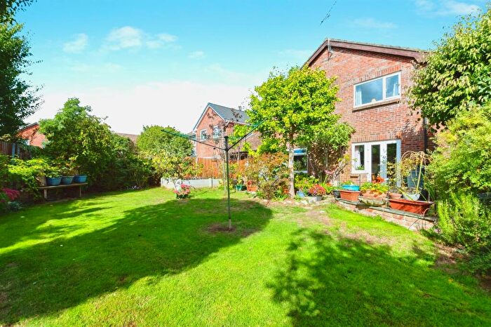 4 Bedroom Detached House For Sale In Avon Meade, Fordingbridge, SP6