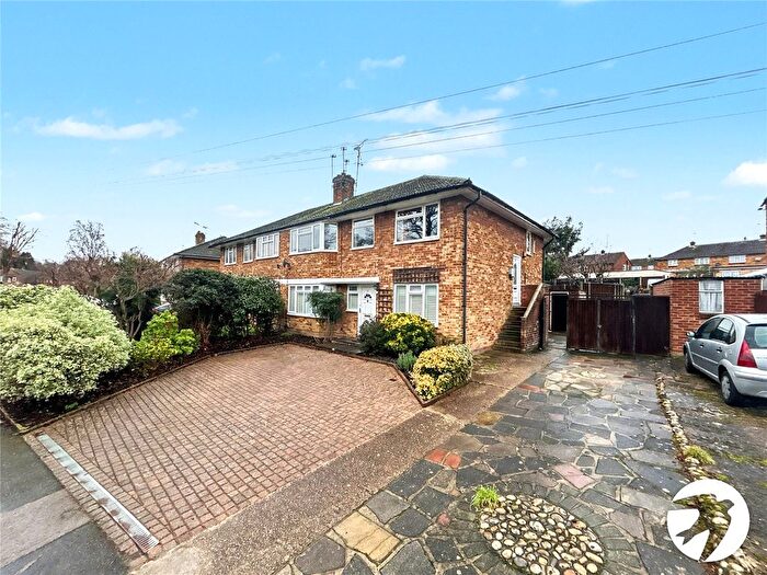 2 Bedroom Maisonette For Sale In St Andrews Road, Sidcup, Kent, DA14