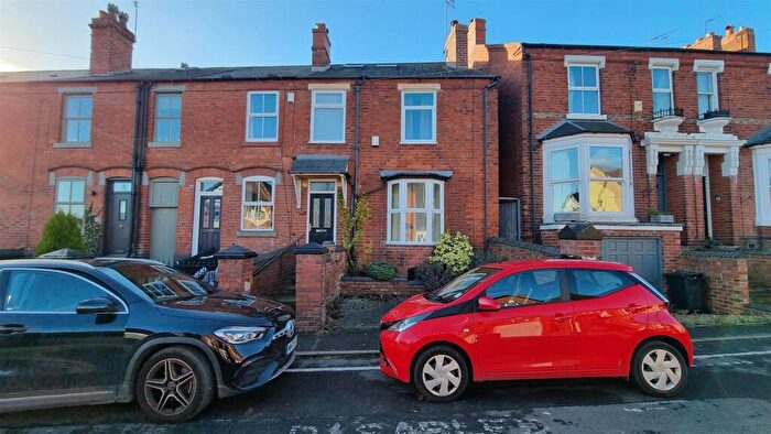 3 Bedroom Town House To Rent In Laurel Lane, Halesowen, Dudley, B63