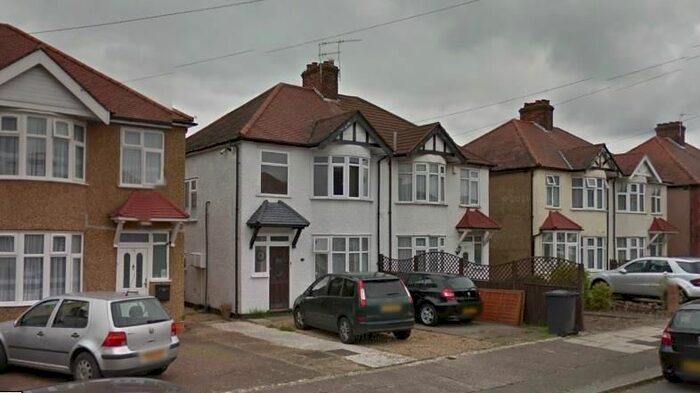 1 Bedroom Maisonette To Rent In West Way, Edgware, London, HA8