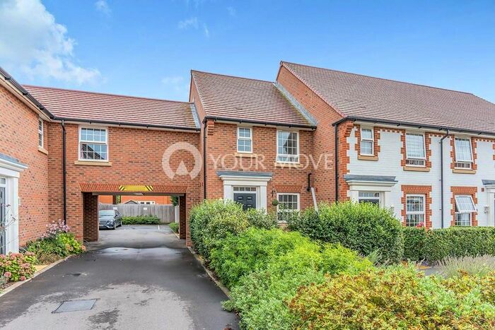 3 Bedroom Terraced House To Rent In Agincourt Drive, Sarisbury Green, Southampton, SO31