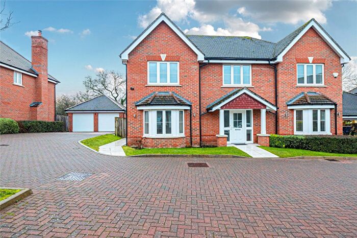 5 Bedroom Detached House For Sale In Dowles Barn Close, Barkham, Wokingham, RG41