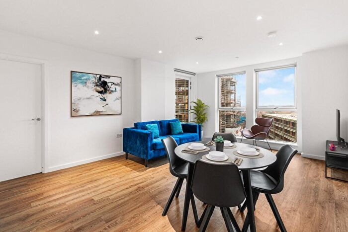 2 Bedroom Apartment To Rent In Silvertown Way, London, E16