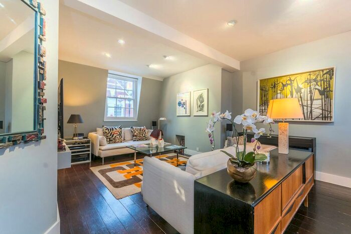 2 Bedroom Flat To Rent In Hanson Street, Fitzrovia, London, W1W