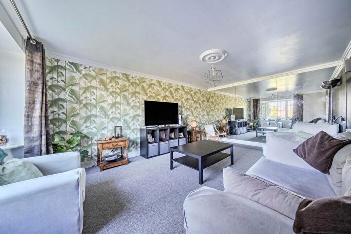 5 Bedroom Detached House For Sale In Green Close, Hawkinge, CT18