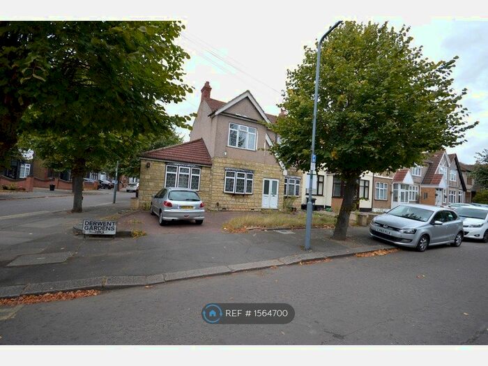 4 Bedroom End Of Terrace House To Rent In Derwent Gardens, Ilford, IG4