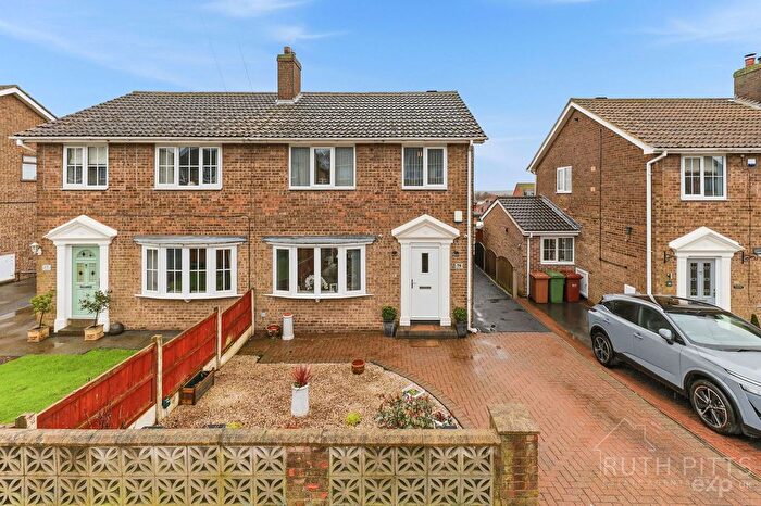 3 Bedroom Semi-Detached House For Sale In Oak Street, New Crofton, Wakefield, WF4