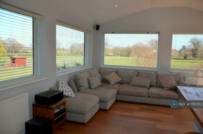 2 Bedroom Maisonette To Rent In Hayley Green, Ascot, RG42
