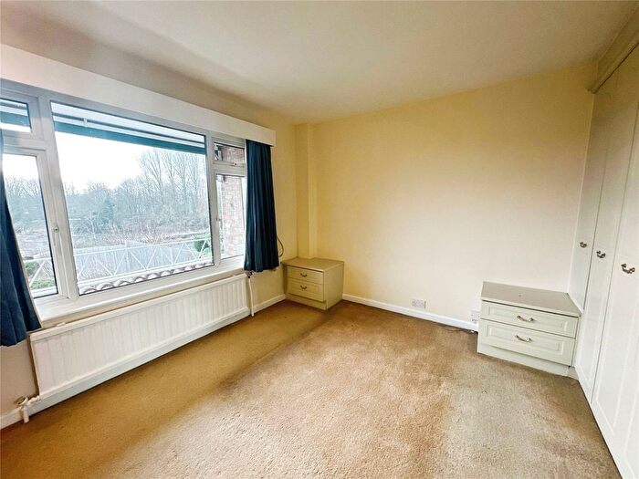 2 Bedroom Flat To Rent In Salmon Pool Lane, Exeter, Devon, EX2