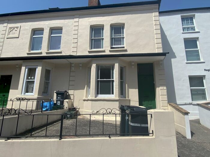 1 Bedroom Apartment To Rent In South Street, Yeovil, BA20