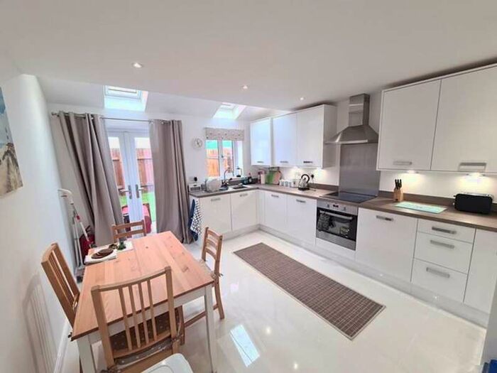 4 Bedroom Semi-Detached House To Rent In Oakland House, Friars Lane, Barrow-in-furness, LA13