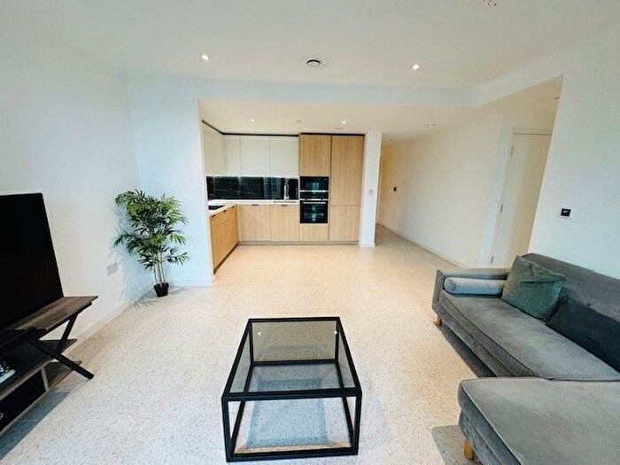 2 Bedroom Flat To Rent In Bouchon Point, Cendal Crescent, London, E1