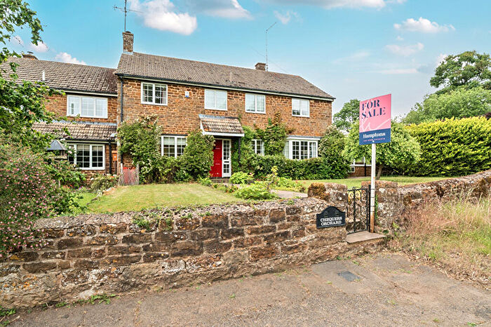 4 Bedroom Link Detached House For Sale In Banbury Road, Moreton Pinkney, NN11