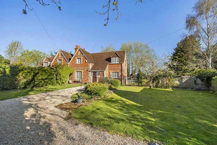 3 Bedroom Semi-Detached House For Sale In The Green, Marsh Baldon, OX44