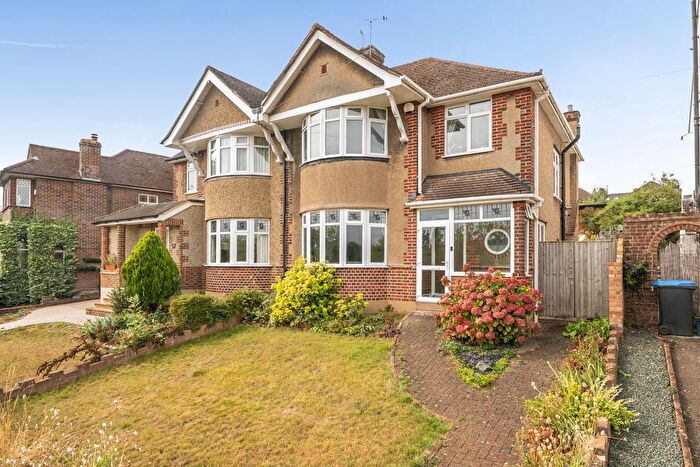 3 Bedroom Semi-Detached House For Sale In Hempstead Road, Kings Langley, Hertfordshire, WD4