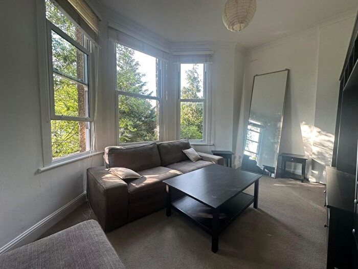1 Bedroom Property To Rent In Minster Road, Kilburn, NW2