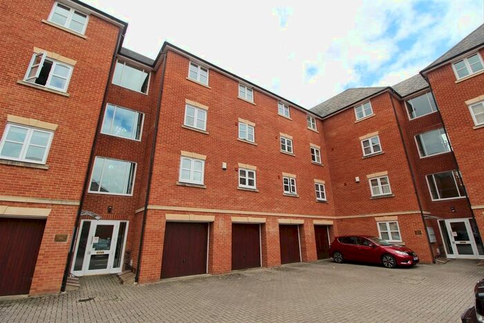 3 Bedroom Flat To Rent In Vernier Crescent, Medbourne, Milton Keynes, MK5