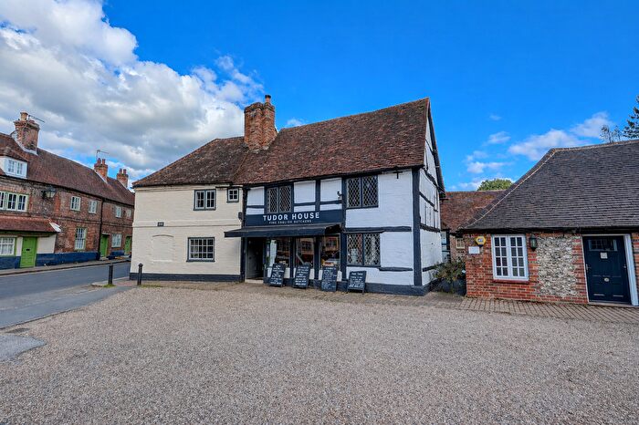 1 Bedroom Flat To Rent In High Street, West Wycombe, High Wycombe, Buckinghamshire, HP14