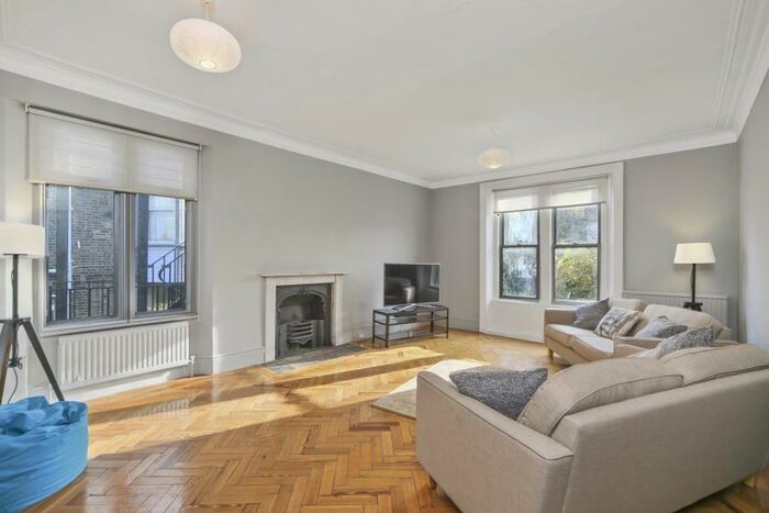 2 Bedroom Flat To Rent In Hampstead Lane, Highgate Village, N6