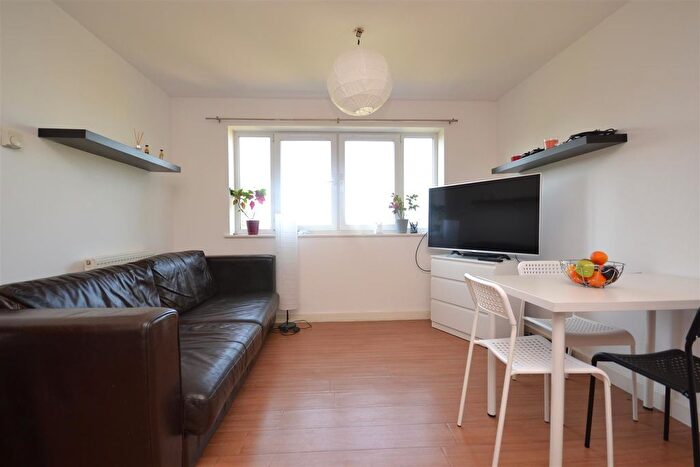 1 Bedroom Flat To Rent In Hawker Place, London, E17