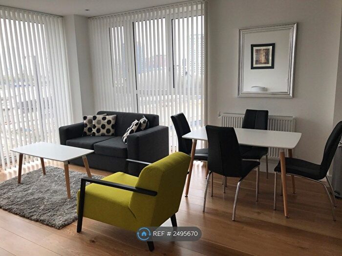 2 Bedroom Flat To Rent In Caxton Street North, Canning Town, London, E16