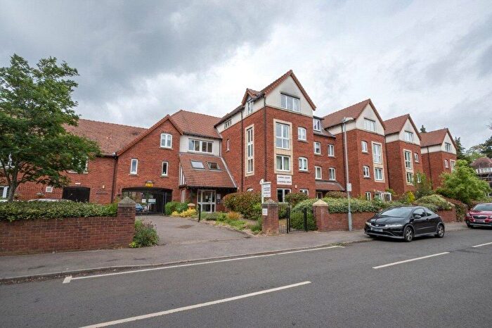 2 Bedroom Flat For Sale In School Road, Moseley, Birmingham, West Midlands, B13