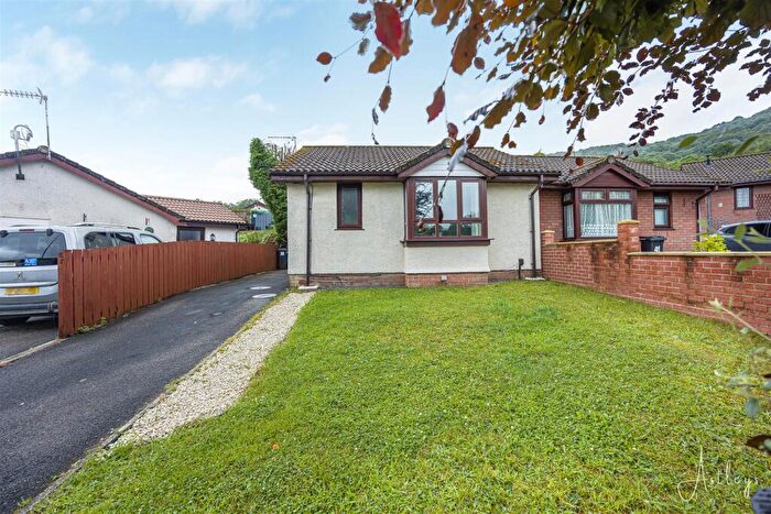 1 Bedroom Semi-Detached Bungalow For Sale In Darran Park, Neath Abbey, Neath, SA10