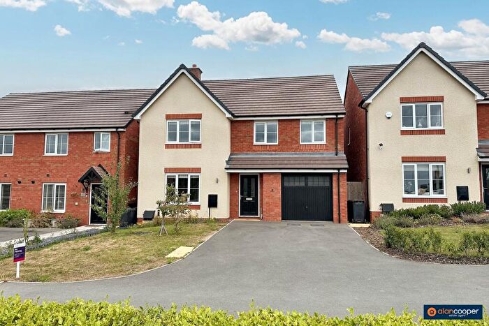 4 Bedroom Detached House For Sale In Wem Drive, Raveloe Gardens, Bulkington, CV12