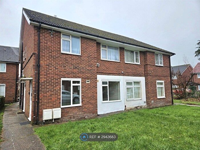 2 Bedroom Maisonette To Rent In Fairey Avenue, Hayes, UB3