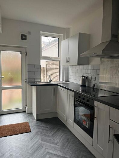 5 Bedroom Detached House To Rent In Beeston Road, Nottingham, NG7