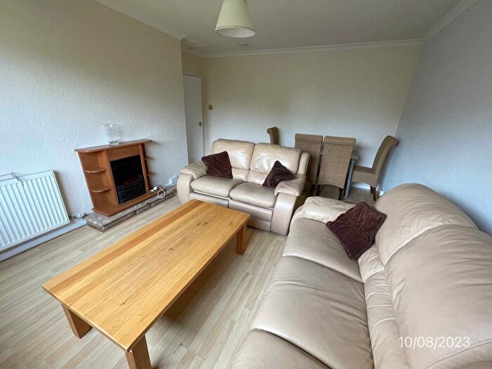 2 Bedroom Flat To Rent In Cairngorm Drive, First Floor Left, Aberdeen, Aberdeenshire, AB12
