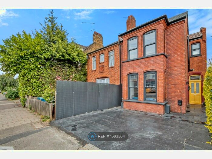 2 Bedroom Flat To Rent In Harrow View, Harrow, HA1