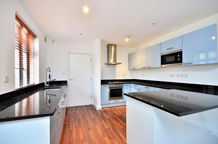 3 Bedroom House For Sale In Paddock Gardens, Crystal Palace, London, SE19