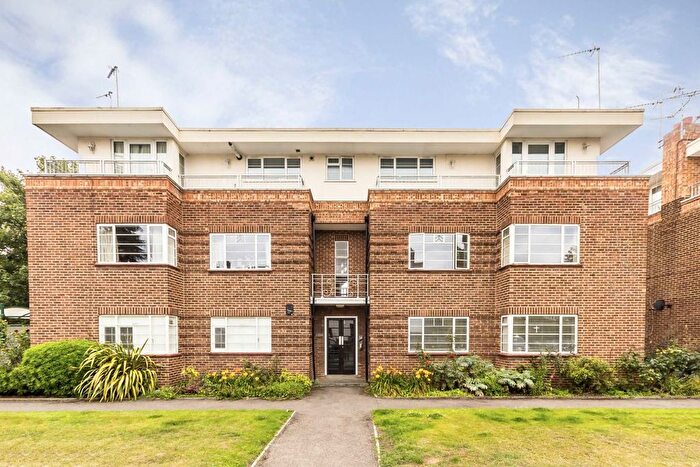 2 Bedroom Flat To Rent In London Road, Twickenham, TW1