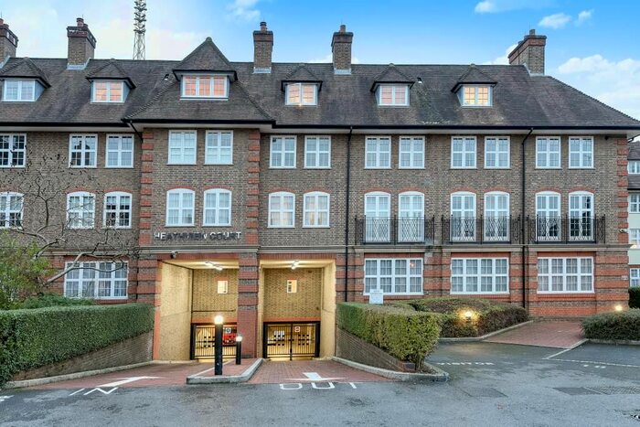 2 Bedroom Flat To Rent In Heathview Court, Hampstead, NW11