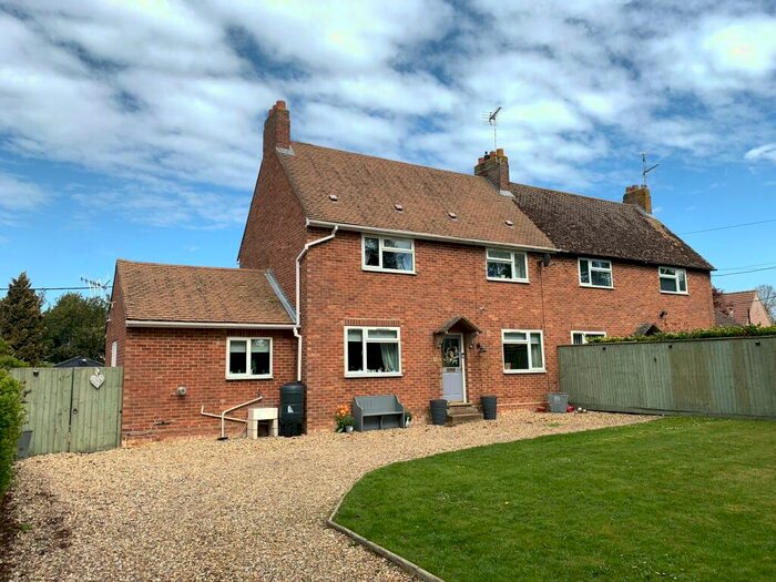 5 Bedroom Semi-Detached House For Sale In New Road, Methwold Hythe, Thetford, IP26