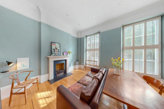 1 Bedroom Flat To Rent In Wilmington Square, Finsbury, WC1X