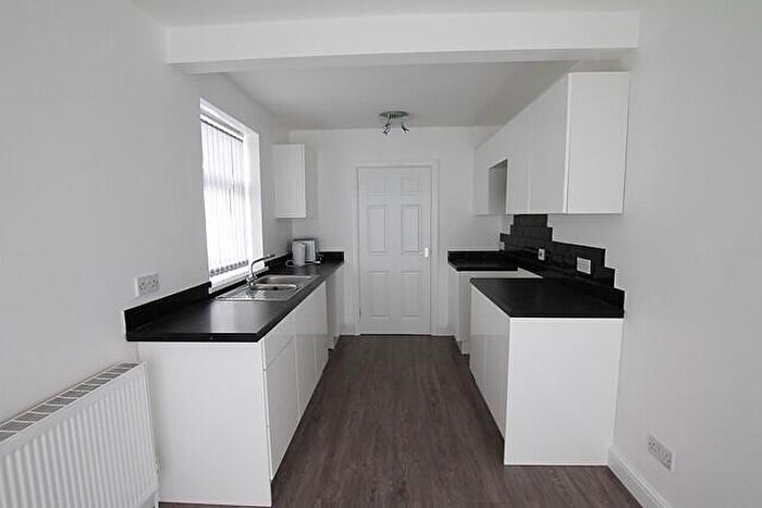 2 Bedroom Bungalow To Rent In Lowfield Road, HU10
