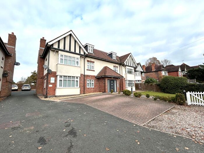 2 Bedroom Flat To Rent In Rectory Road, Sutton Coldfield, West Midlands, B75