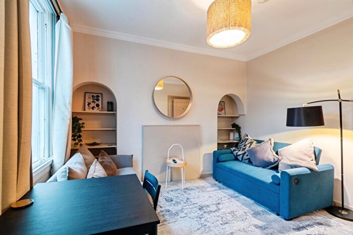 1 Bedroom Apartment For Sale In Wells Road, Bath, BA2