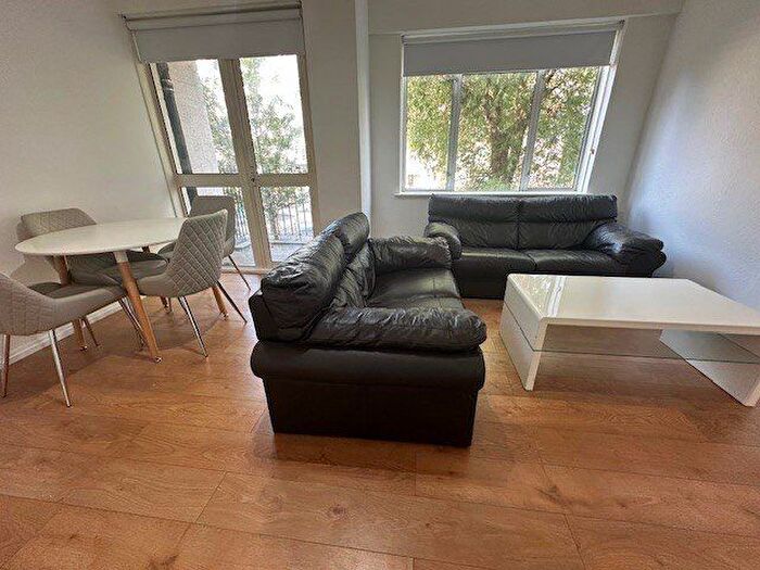 3 Bedroom Flat For Sale In Shoot Up Hill, London, NW2