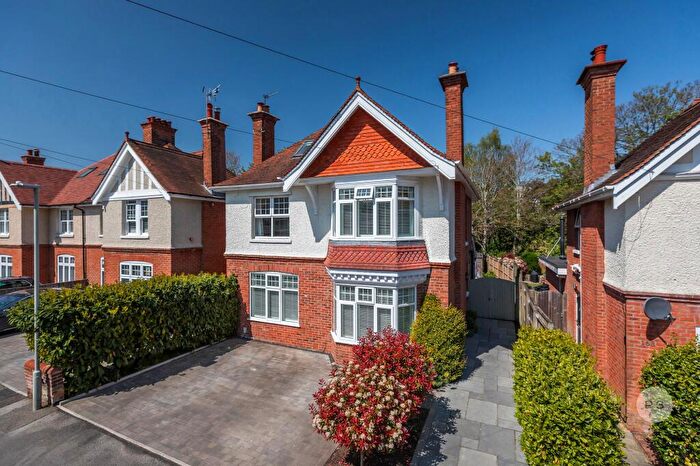 4 Bedroom Detached House For Sale In Parkstone Avenue, Penn Hill, Lower Parkstone, Poole, BH14